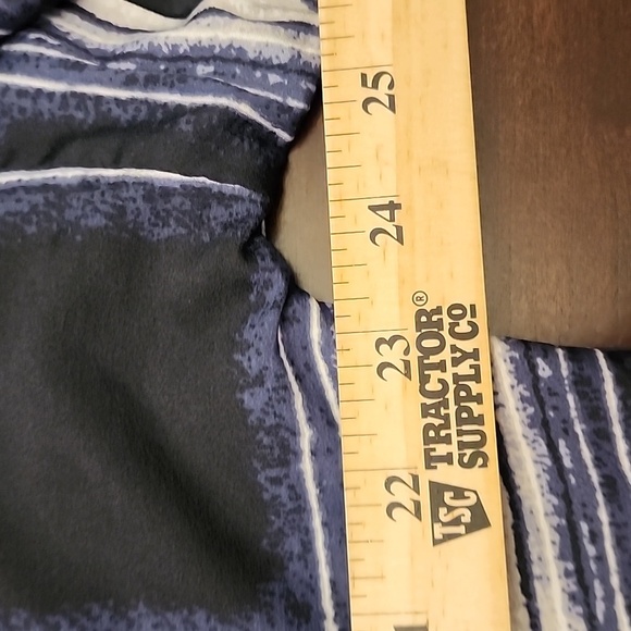 Maggie & Max blue/white plaid Large top - Picture 7 of 7